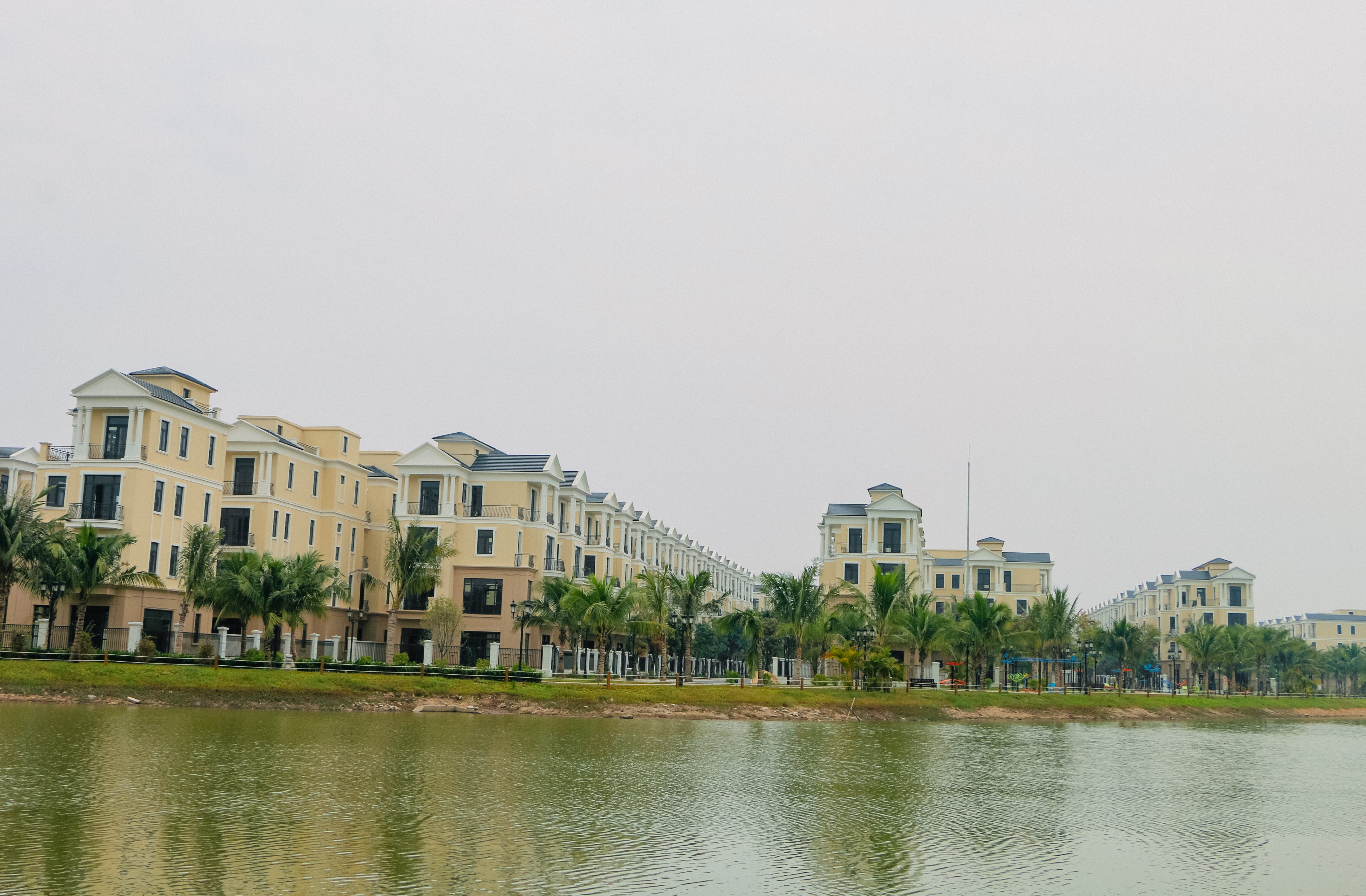 Cho thuê biệt thự song lập Đảo Dừa 3, đối diện Mega Complex, DT 136m2, Vinhomes Ocean Park 2